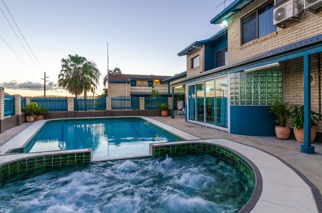 Gladstone Palms Motor Inn Экстерьер фото