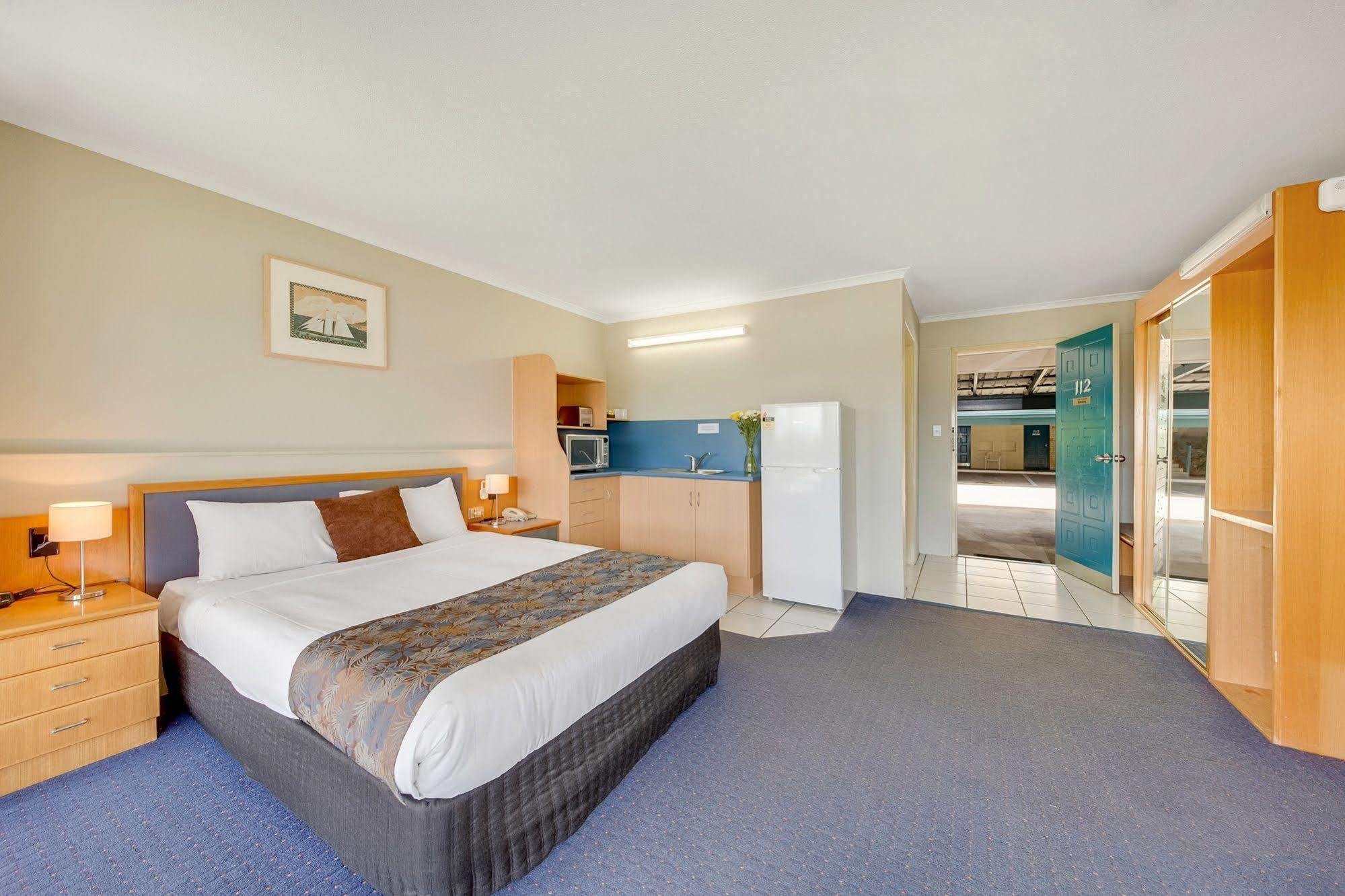 Gladstone Palms Motor Inn Экстерьер фото