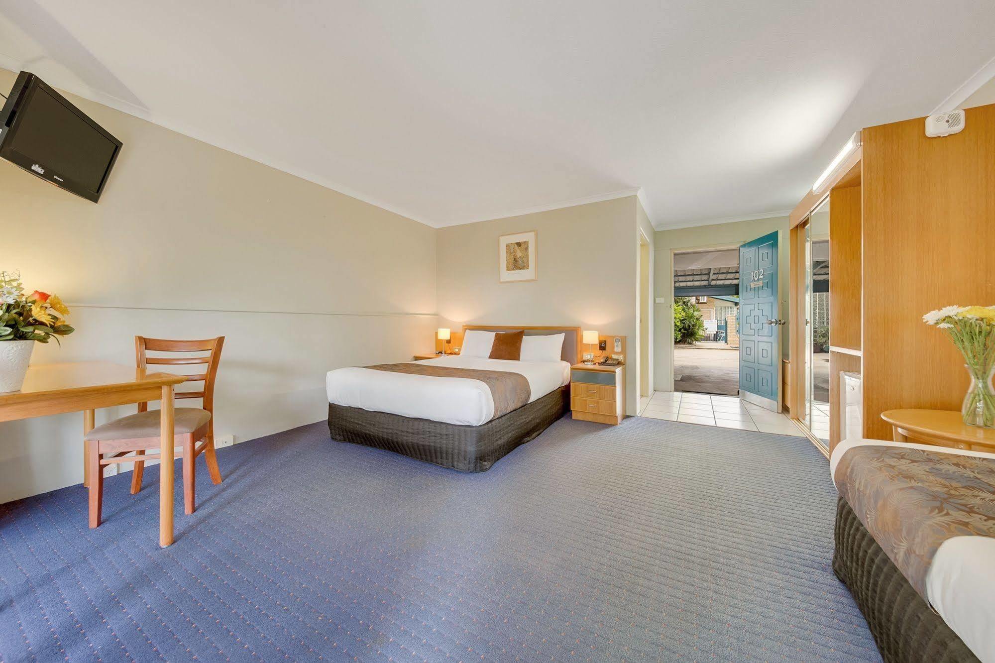 Gladstone Palms Motor Inn Экстерьер фото