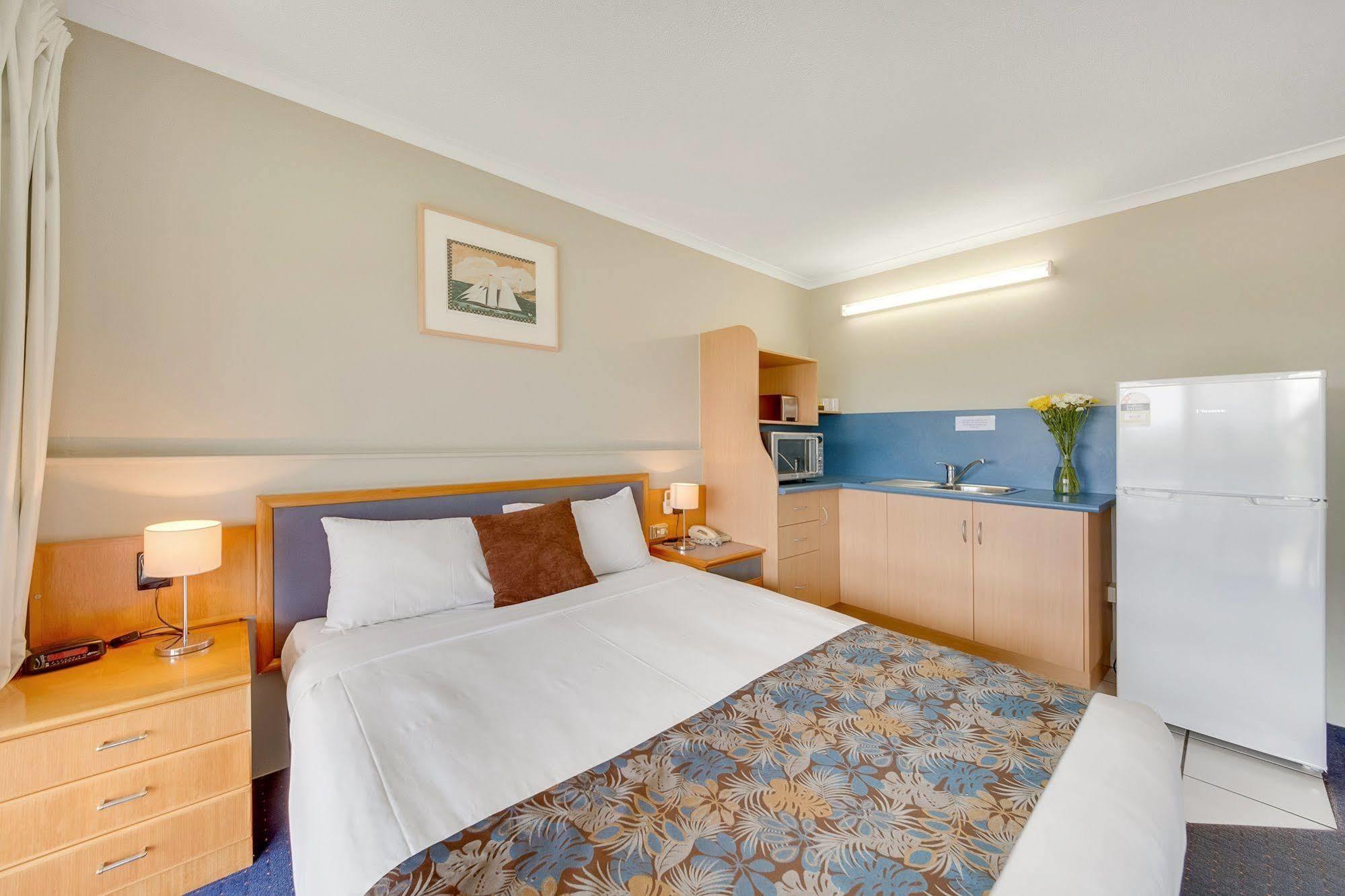 Gladstone Palms Motor Inn Экстерьер фото