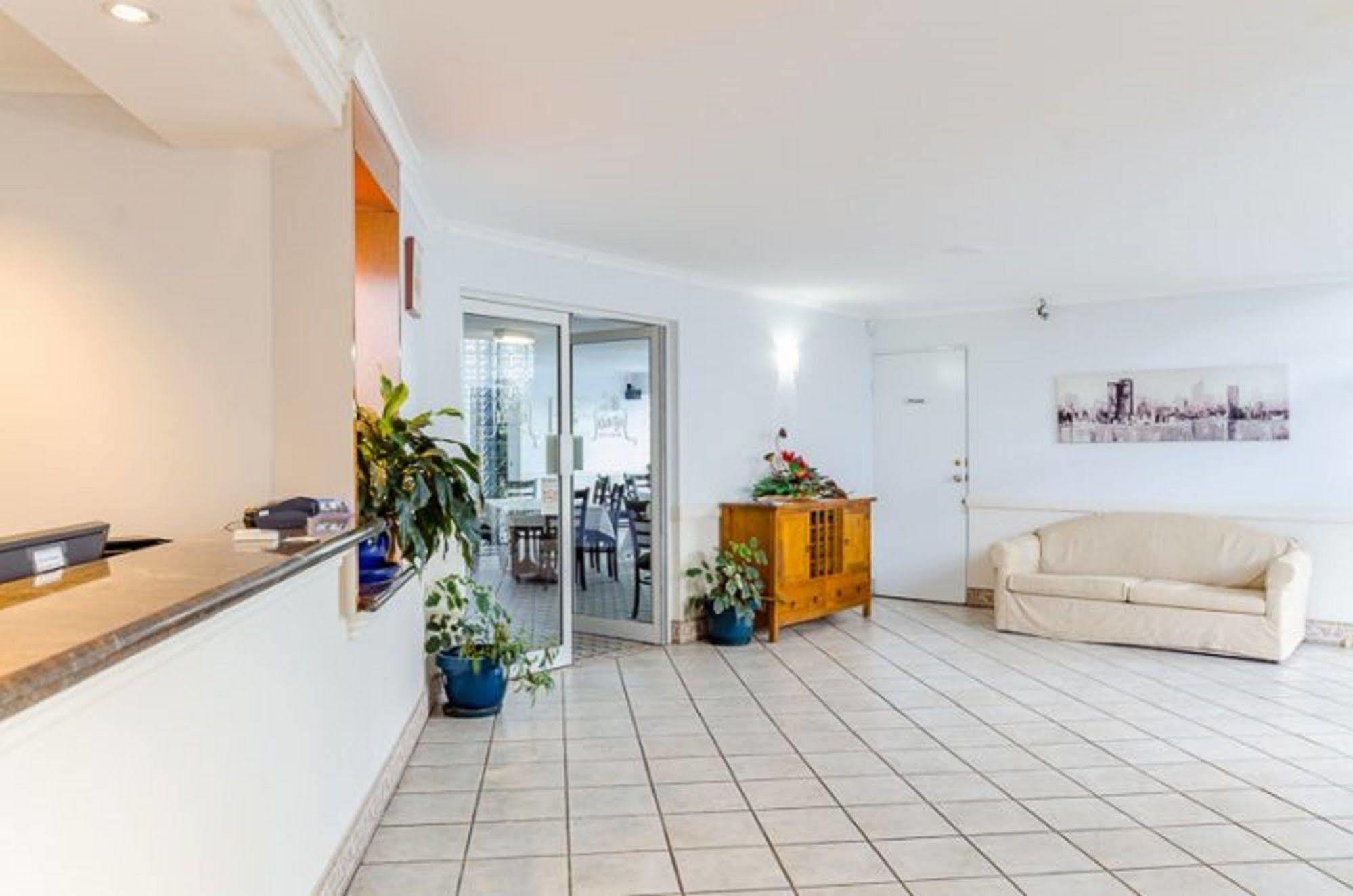 Gladstone Palms Motor Inn Экстерьер фото